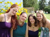 Eva, Lena, Johanna und Klara bei einer Hochzeit im Sommer 2014